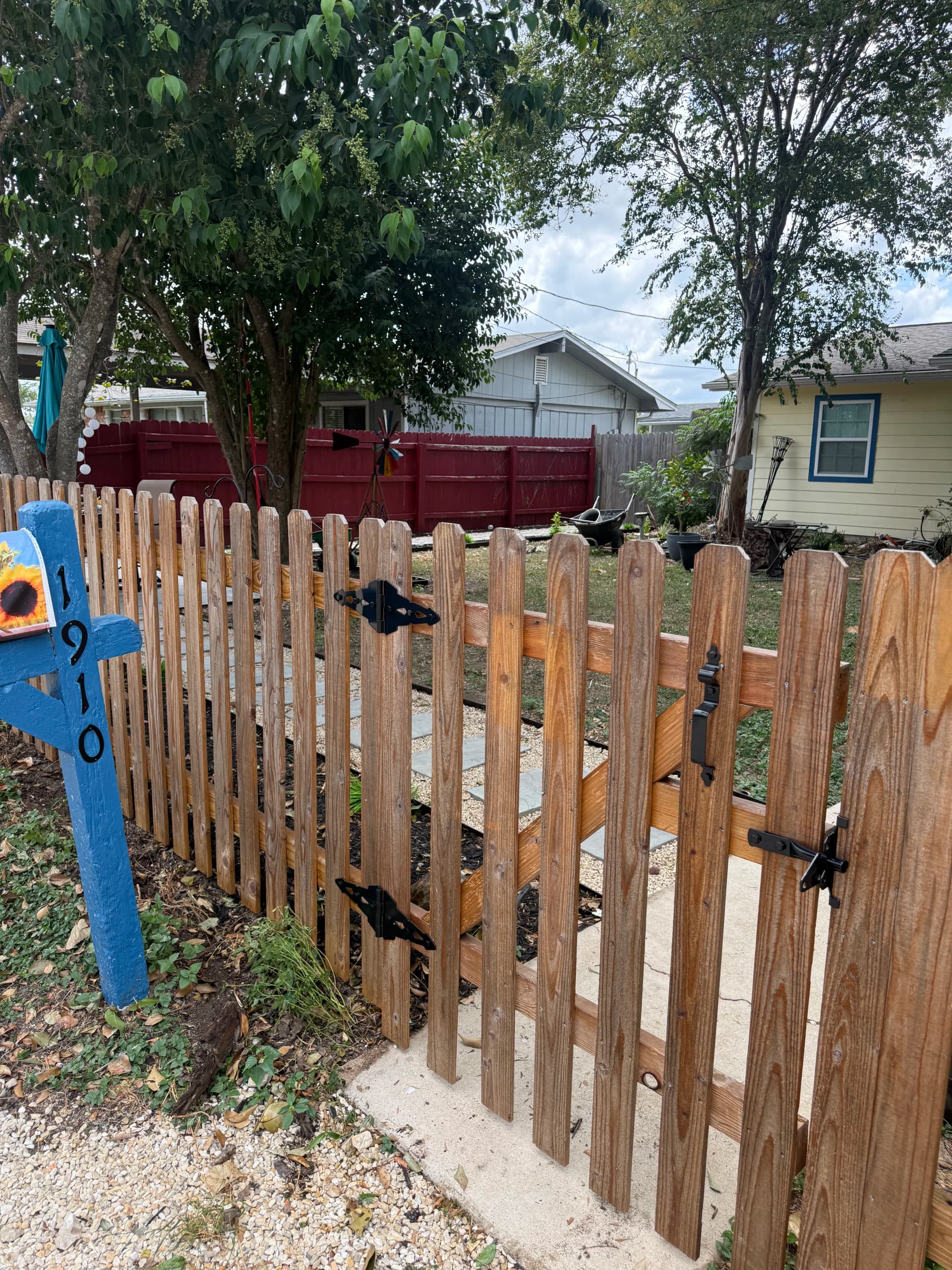 Gallery photos for Fence Staining and Installation Done Right in New Braunfels: Image #3