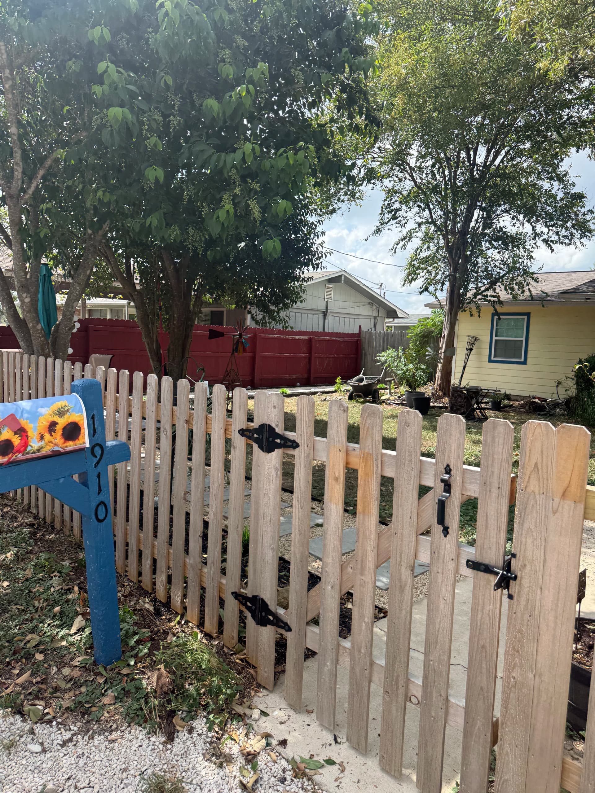 Gallery photos for Fence Staining and Installation Done Right in New Braunfels: Image #1